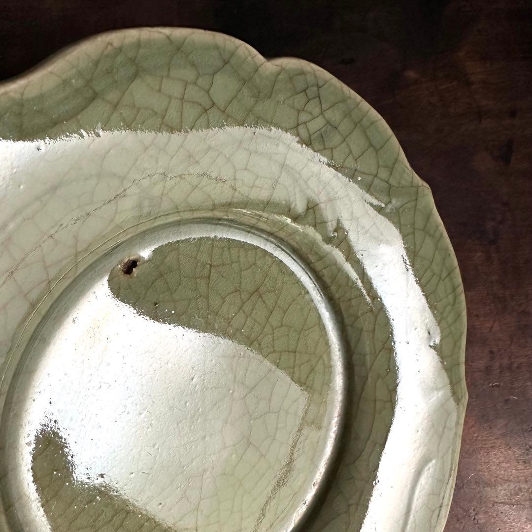 希少 青磁 平鉢 龍泉窯 陰刻 中国古玩 七官青磁 明〜清代初期 共箱