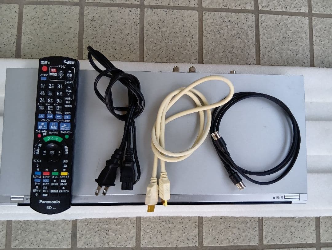 Panasonic DMR-BWT550 Blu-rayレコーダー　DIGA