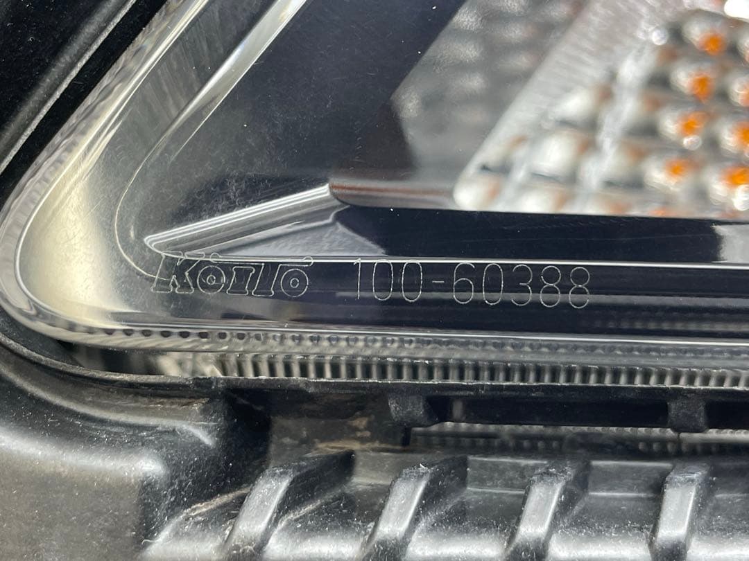 スバル レガシィBN9 BS9後期 左ライト KOITO 100-60388