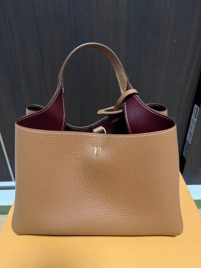 ayuです　トッズ　レザーバッグ　マイクロ