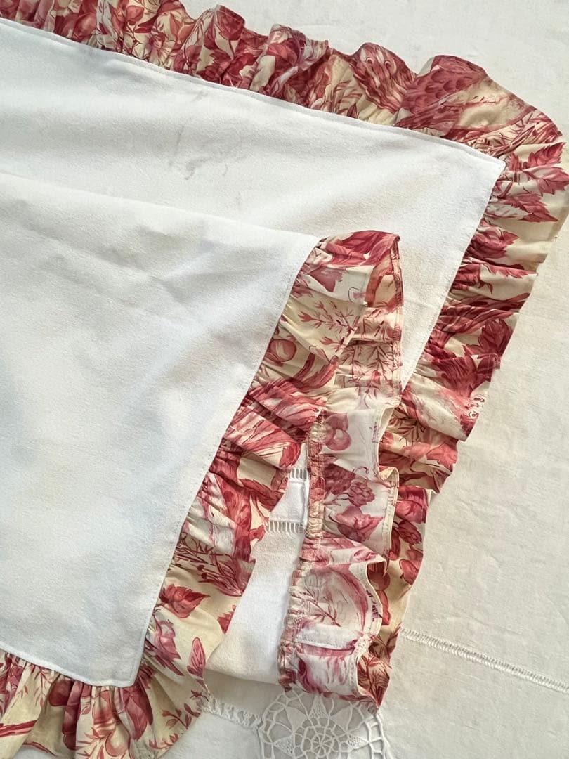 【美品】フランスアンティーク 手刺繍モノグラム テーブルクロス 赤のフリル付