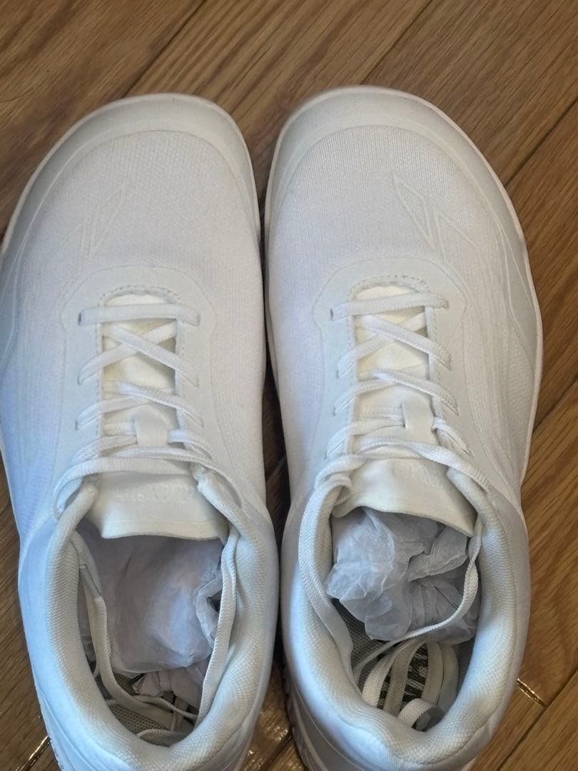 ホワイト スニーカー