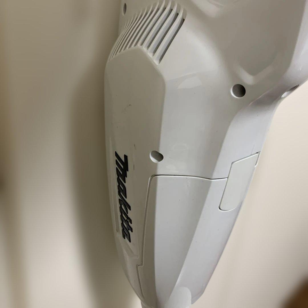 Makita スティッククリーナー本体 10.8v サイクロンアタッチメント付き