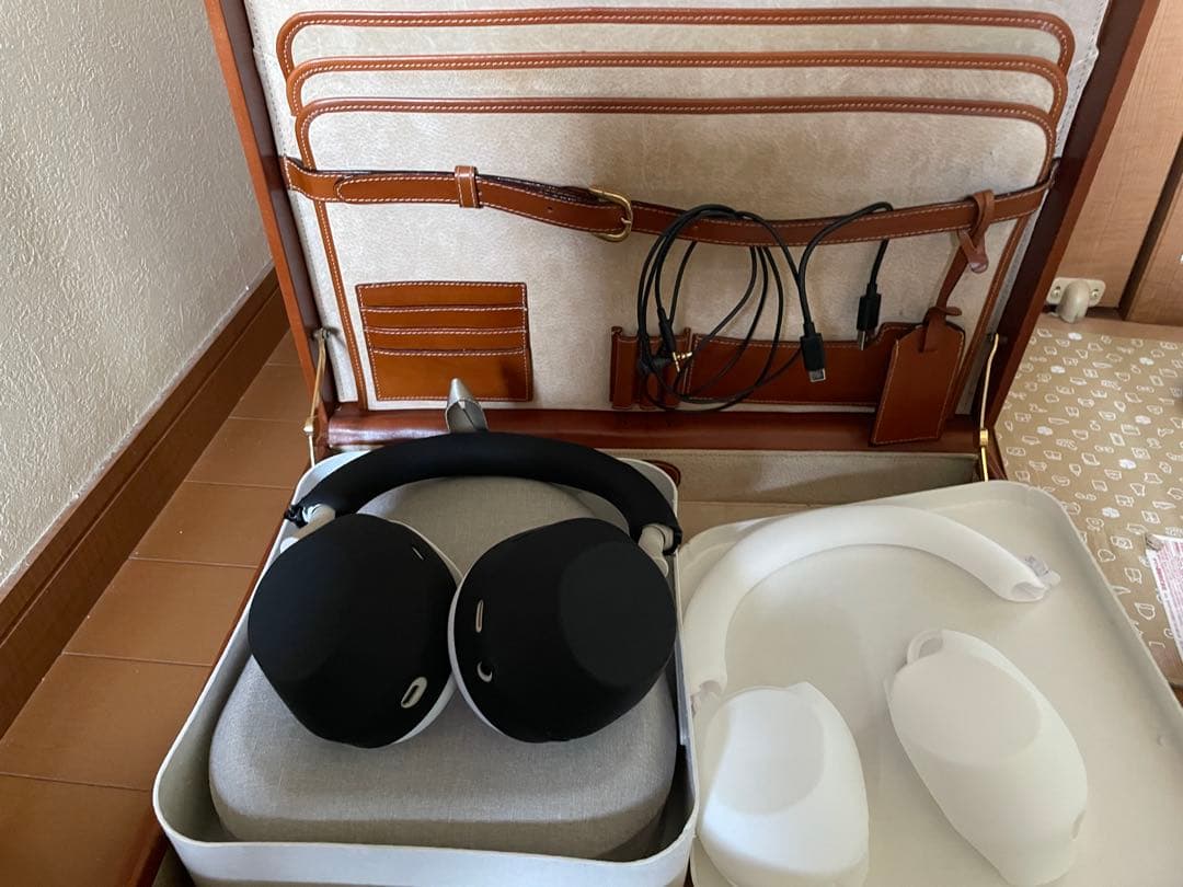 sony WH-1000XM5 ワイヤレスヘッドホン　プラチナシルバー　カバー有