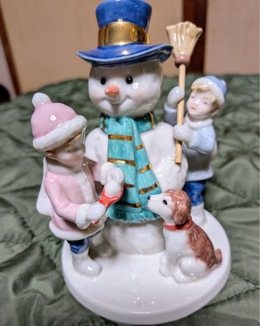 ロイヤルコペンハーゲン雪だるまと子供たちの陶器置物