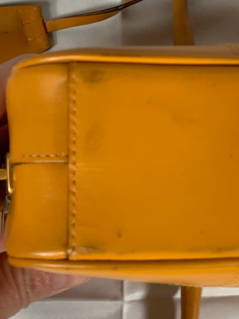 PRADA レザー ハンドバッグ イエロー 希少デザイン‼️