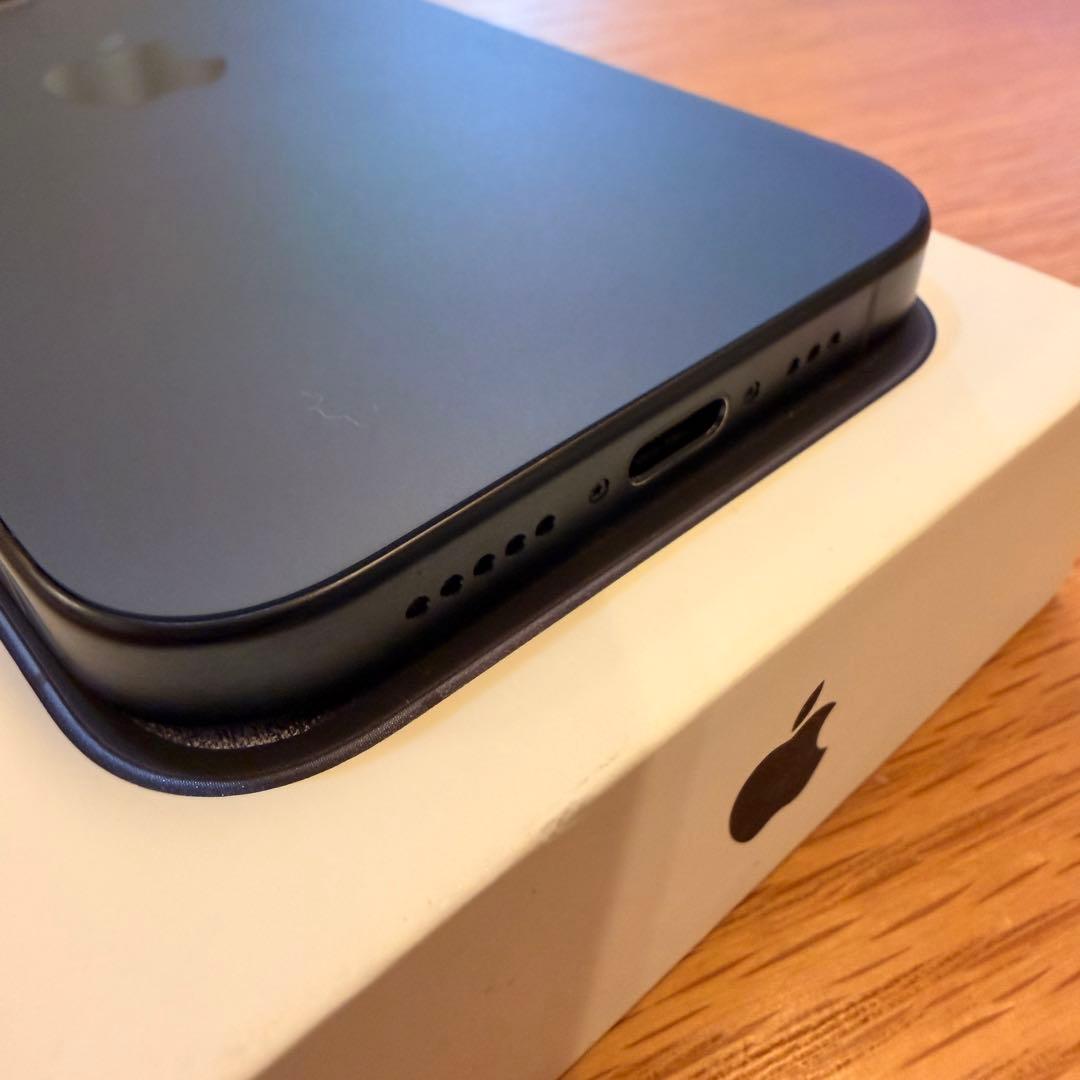 Apple iPhone 15 Pro 256GB 本体ブルー チタニウム