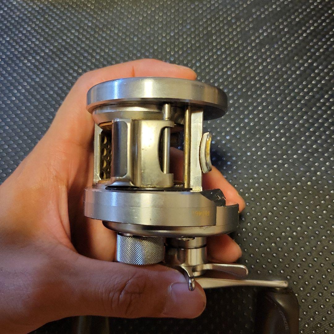 リール SHIMANO CALCUTTA CONQUEST 201DC