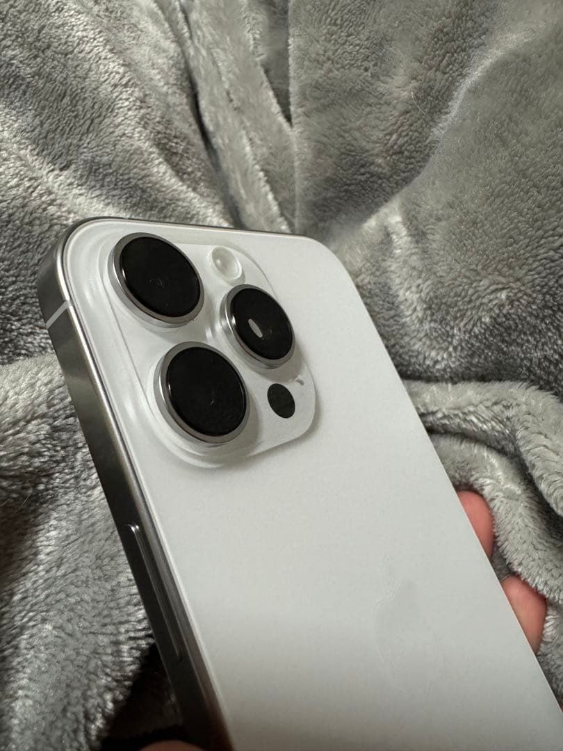 Apple iPhone 16 Pro Max 256GB ホワイトチタニウム