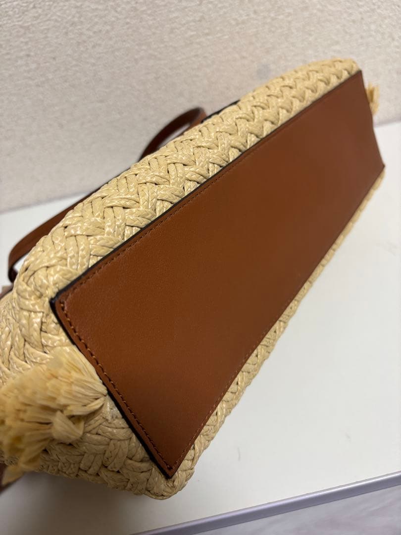 最終売切り価格　美品　ヴァレンティノガラヴァーニ　ロックスタッズ　かごバッグ