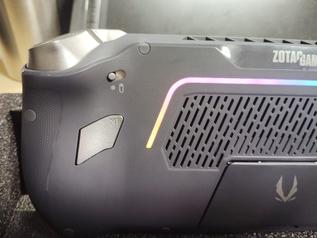 Windowsノート本体 ZOTAC GAMING ZONE Ryzen 7 8840U/16GB