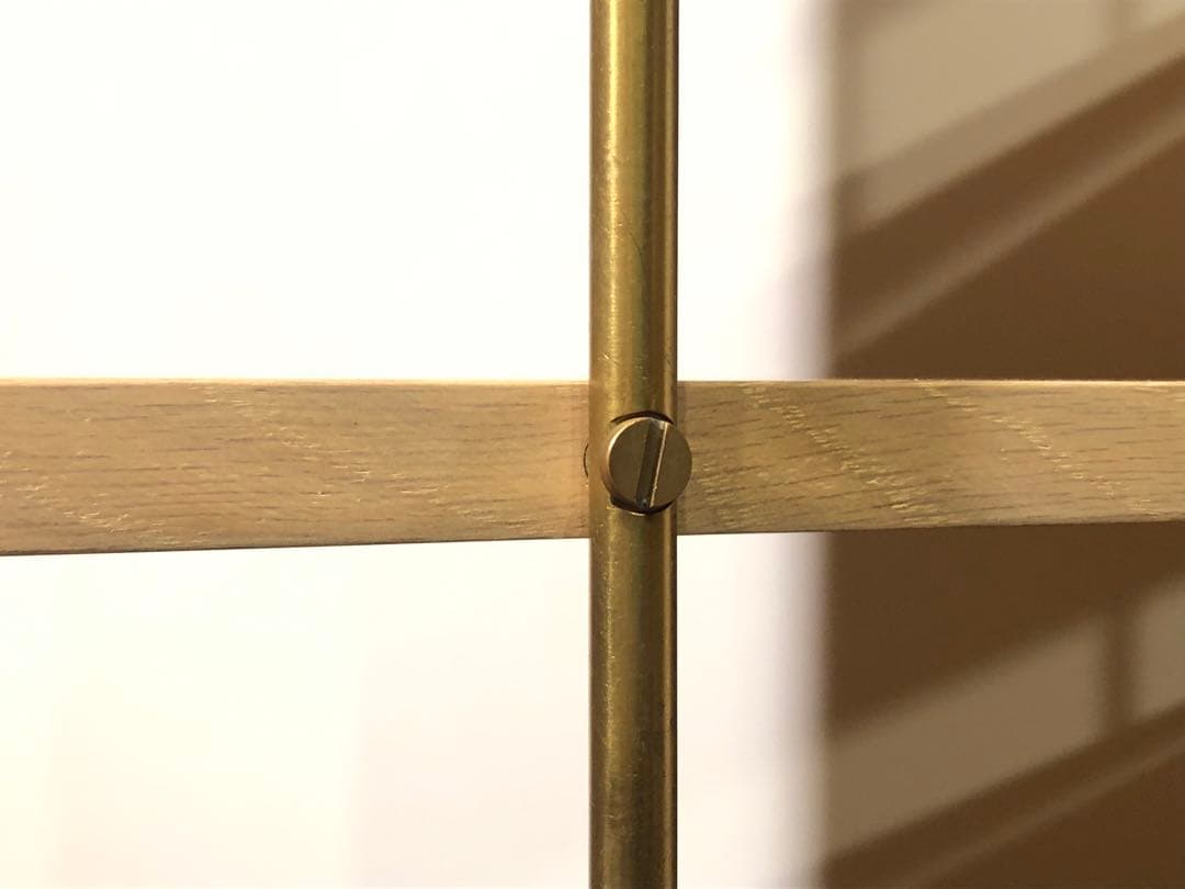 工房製作 オーク無垢 楢無垢材 本棚 飾り棚 真鍮 ホワイトオイル仕上 店舗什器