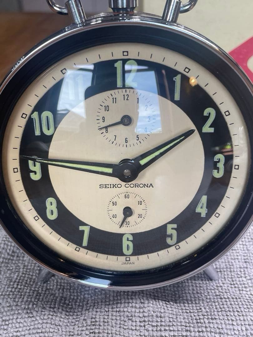 SEIKO CORONA 古くて重い目覚まし時計　Black と Beige 箱