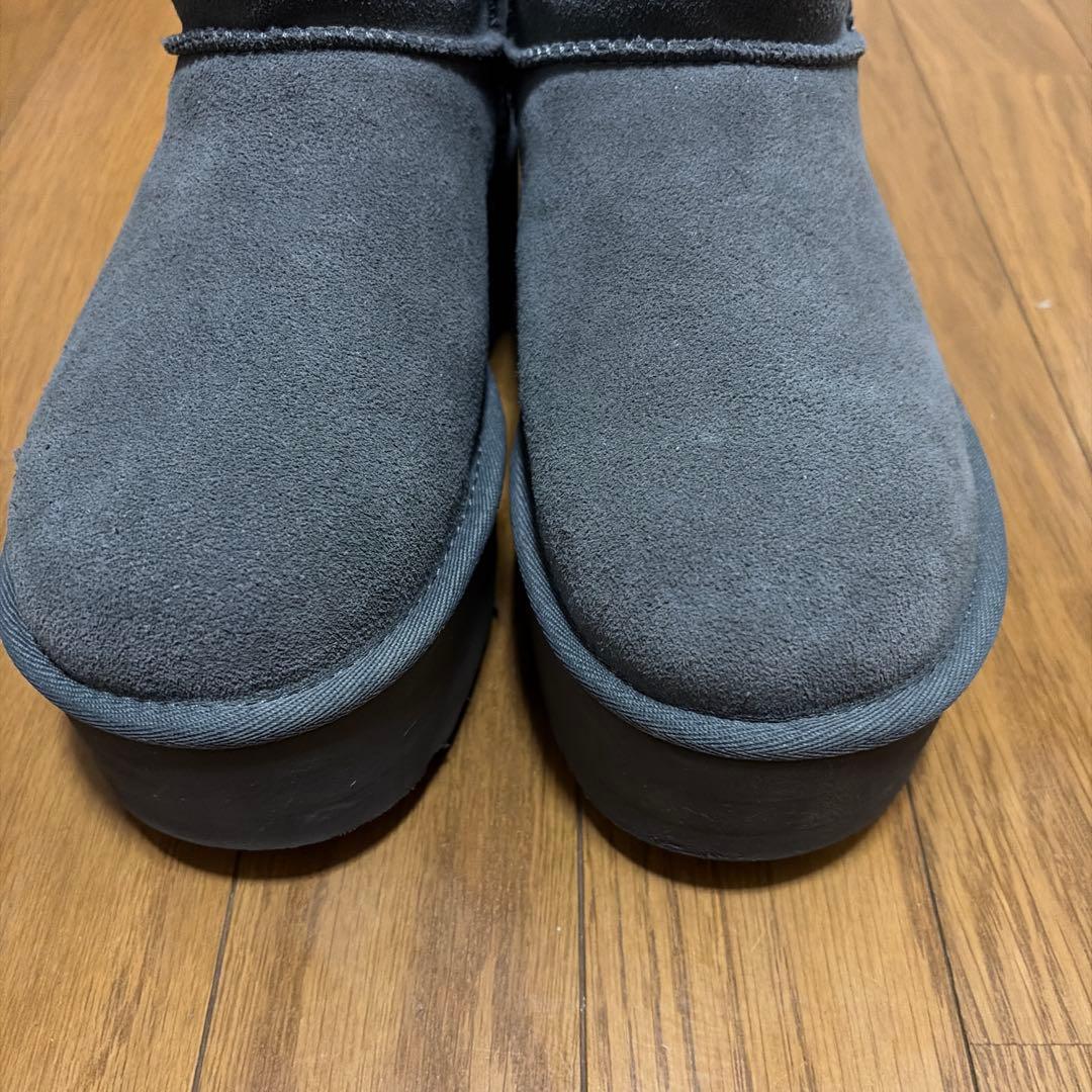羽*様 UGG グレー 厚底ムートンブーツ