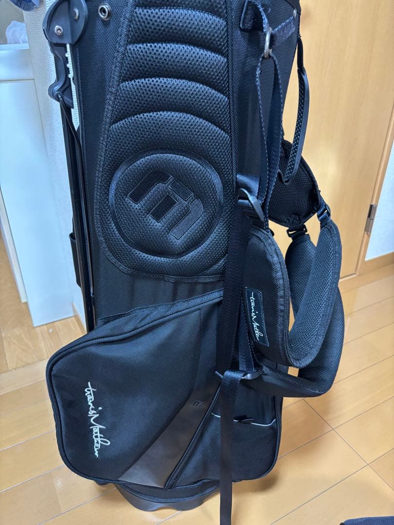 Travis Mathew ブラックキャディバッグ