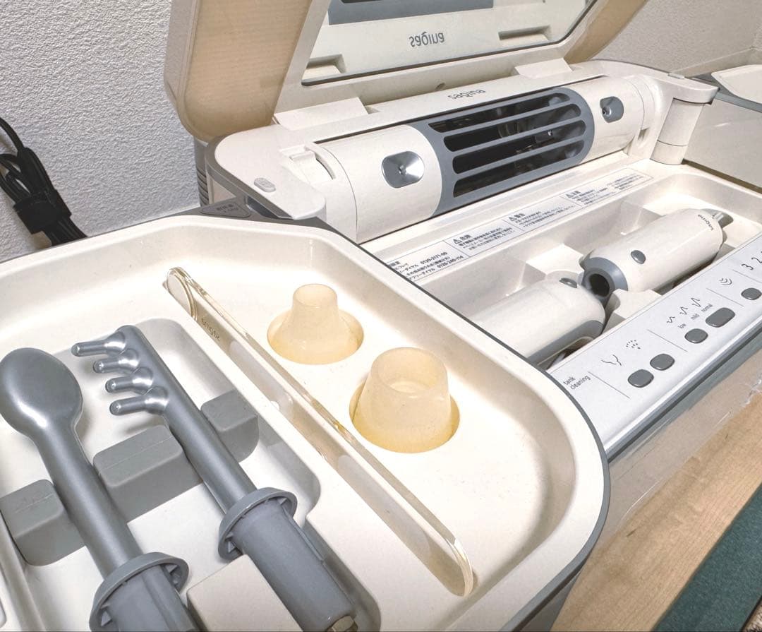 サキナ saguna 美顔器 LEDミラー付き 約４０万した美顔器がなんと、、、