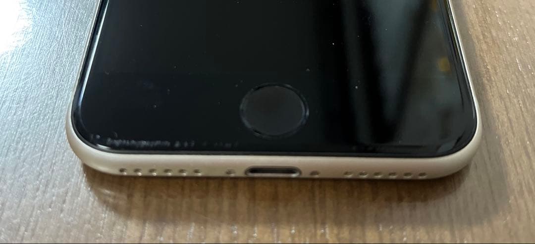 iPhone se3世代 64GB