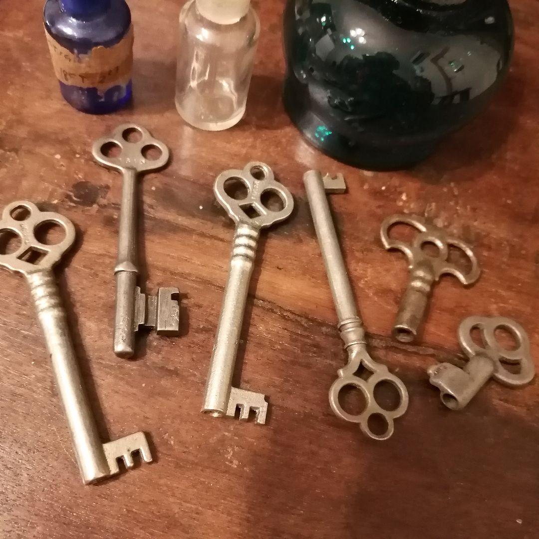 アメリカ製アンティーク キー30本&キーリング&キータグ☆ スケルトン バレル鍵