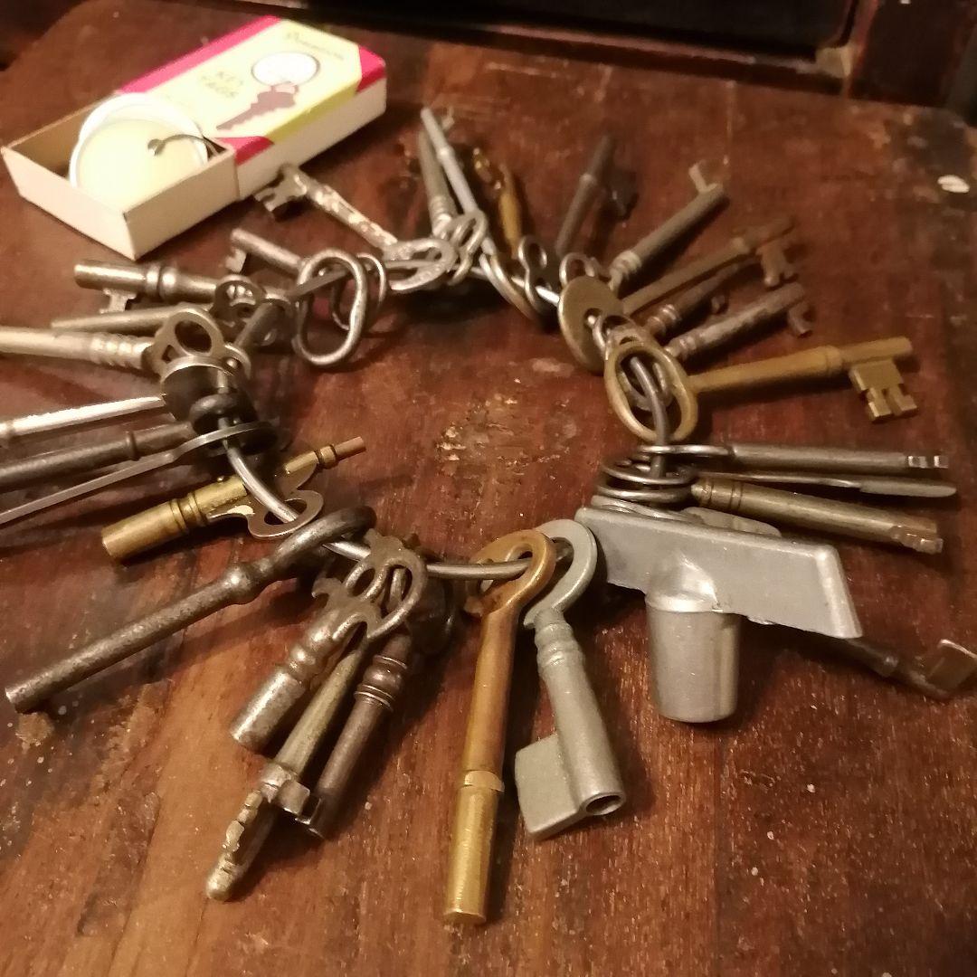 アメリカ製アンティーク キー30本&キーリング&キータグ☆ スケルトン バレル鍵