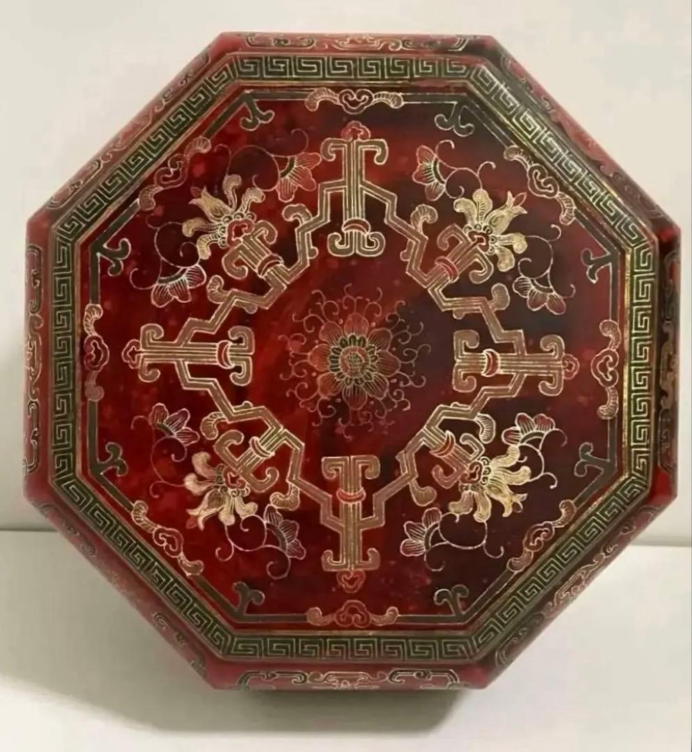 清时代 乾隆年 吉祥文漆絵 八角盒子 蓋付き アンティーク 骨董品