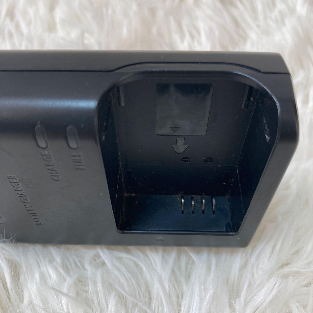 バッテリー2個付き　Canon kissX 7 デジタル一眼レフカメラ　ジャンク