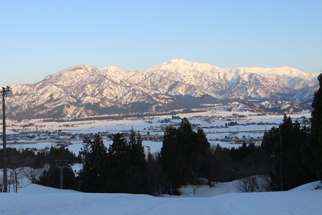 バッテリー2個付き　Canon kissX 7 デジタル一眼レフカメラ　ジャンク