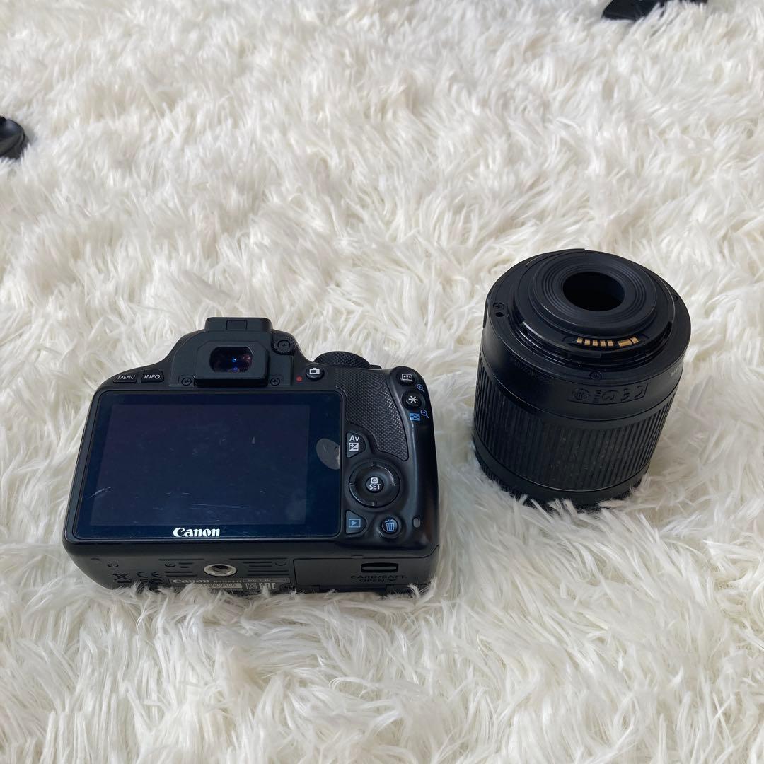 バッテリー2個付き　Canon kissX 7 デジタル一眼レフカメラ　ジャンク