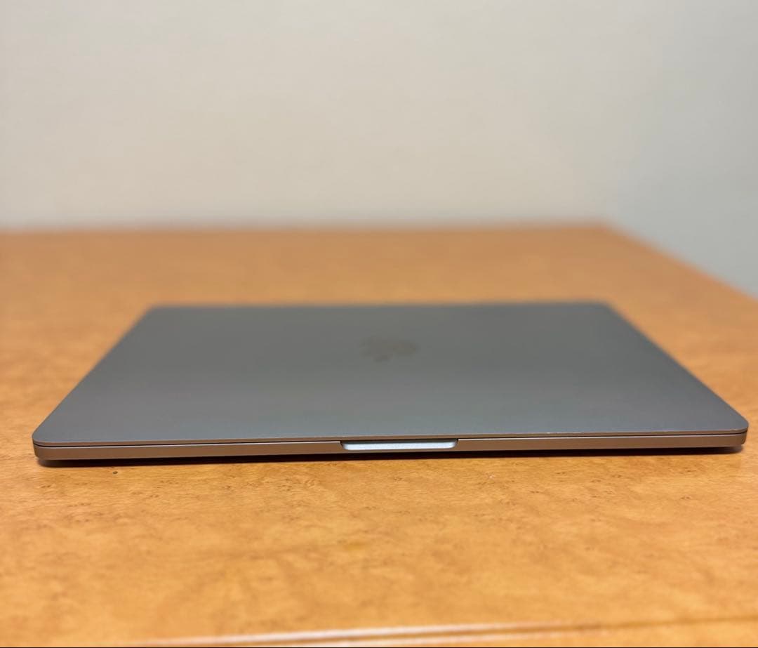 美品MacBookPro 2017 13インチ 今年の最新mac os