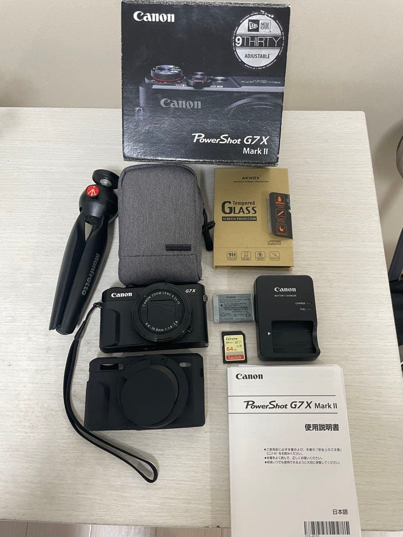 Canon PowerShot G7X Mark II 本体と付属品