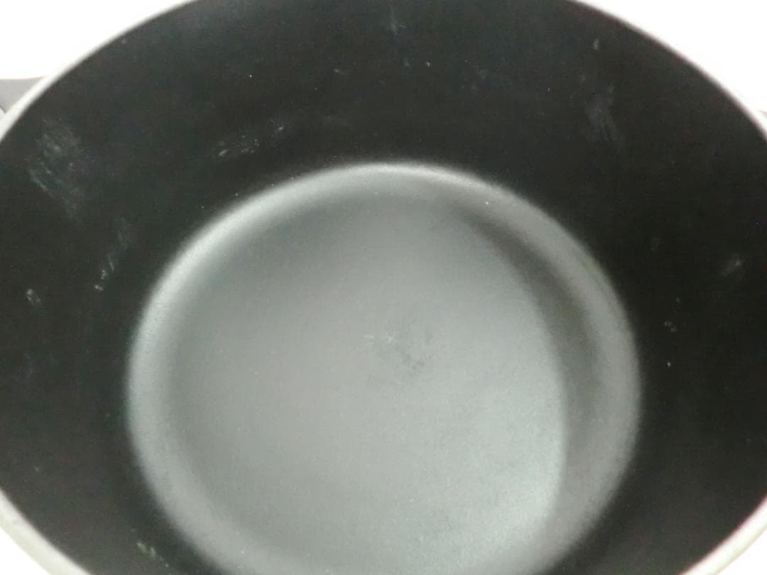 LE CREUSET シグニチャー ココット・ロンド 22cm マットブラック