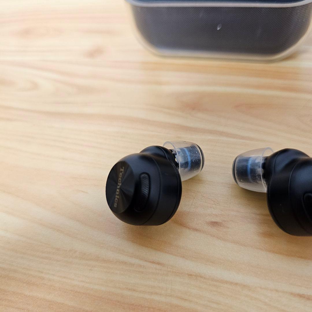 Technics AZ100 ワイヤレスイヤホン　ケース付き
