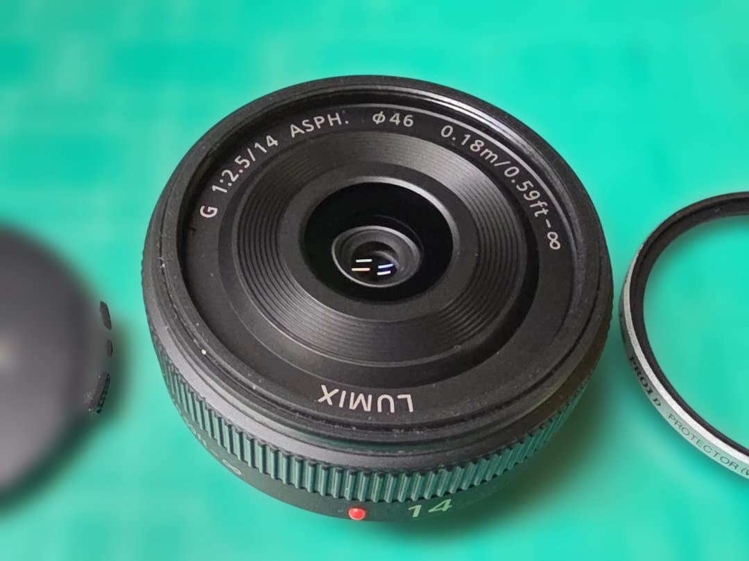 Panasonic Lumix 14mm F2.5 H-H014 M43レンズ
