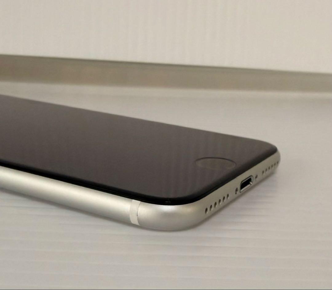 iPhone SE2 ホワイト64GB SIMフリー 美品