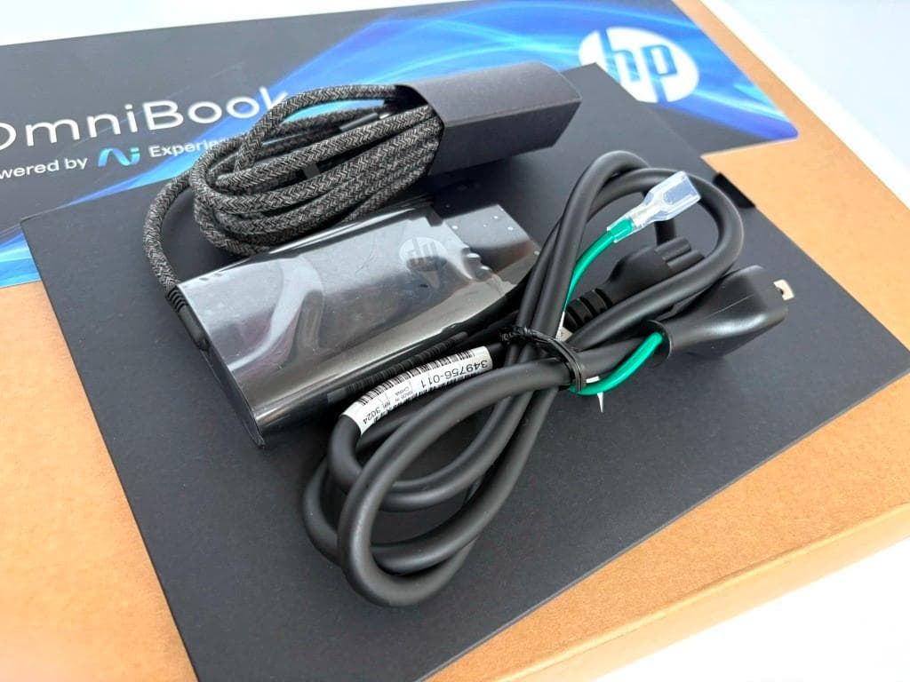 Windowsノート本体 HP OmniBook X 14-fe (Snapdragon X)