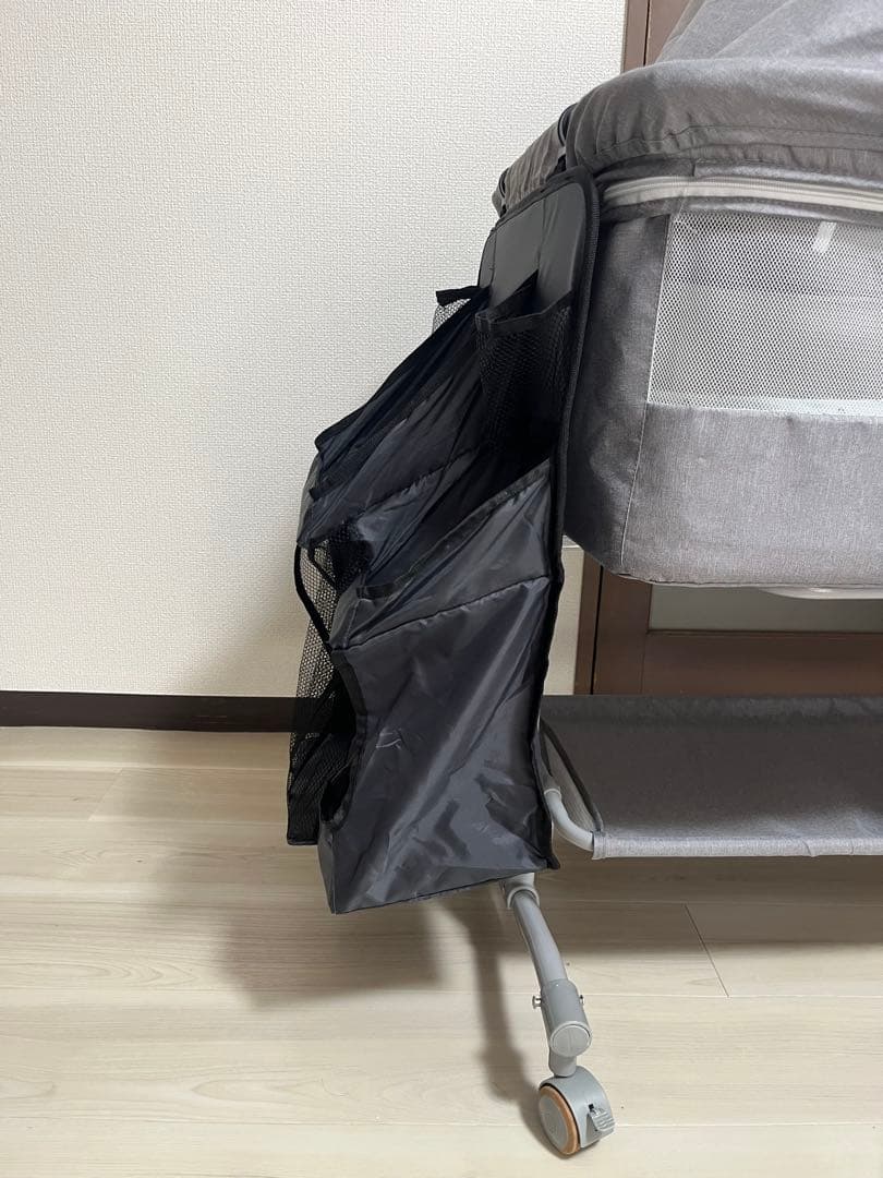 ZOOBLY ベビーベッド 蚊帳・ベッドサイド収納付き