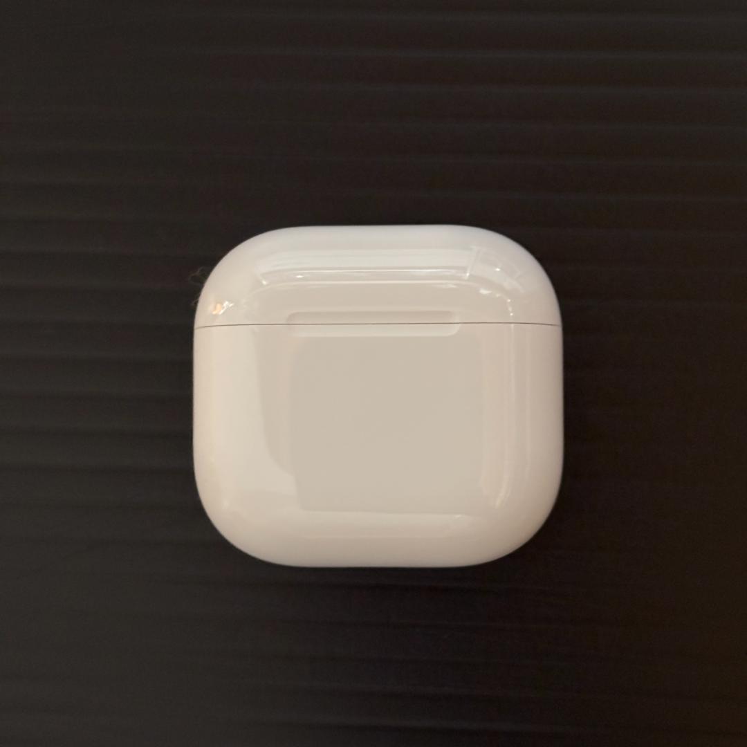 Apple AirPods 第４世代　ノイキャンなし　ケース　商品番号【203】