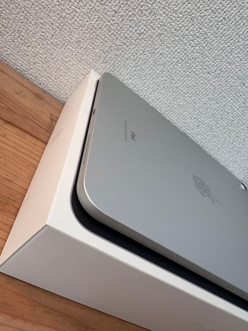 美品　Apple iPad（第10世代）シルバー64GB wifiモデル本体