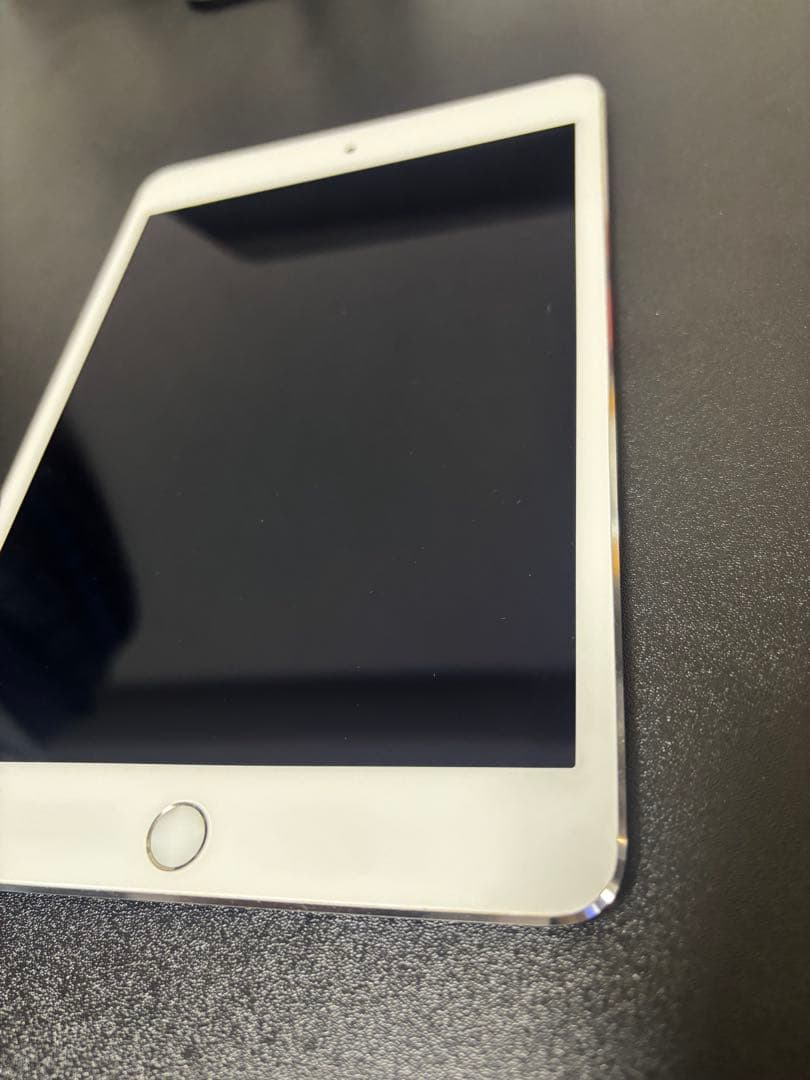 Apple iPad mini4 セルラー 7.9インチ シルバー 本体