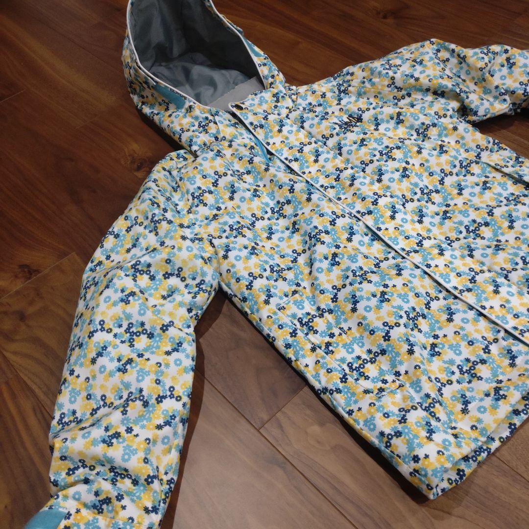 スキーウェアセット150センチ　ブーツ・手袋・ニット帽付き