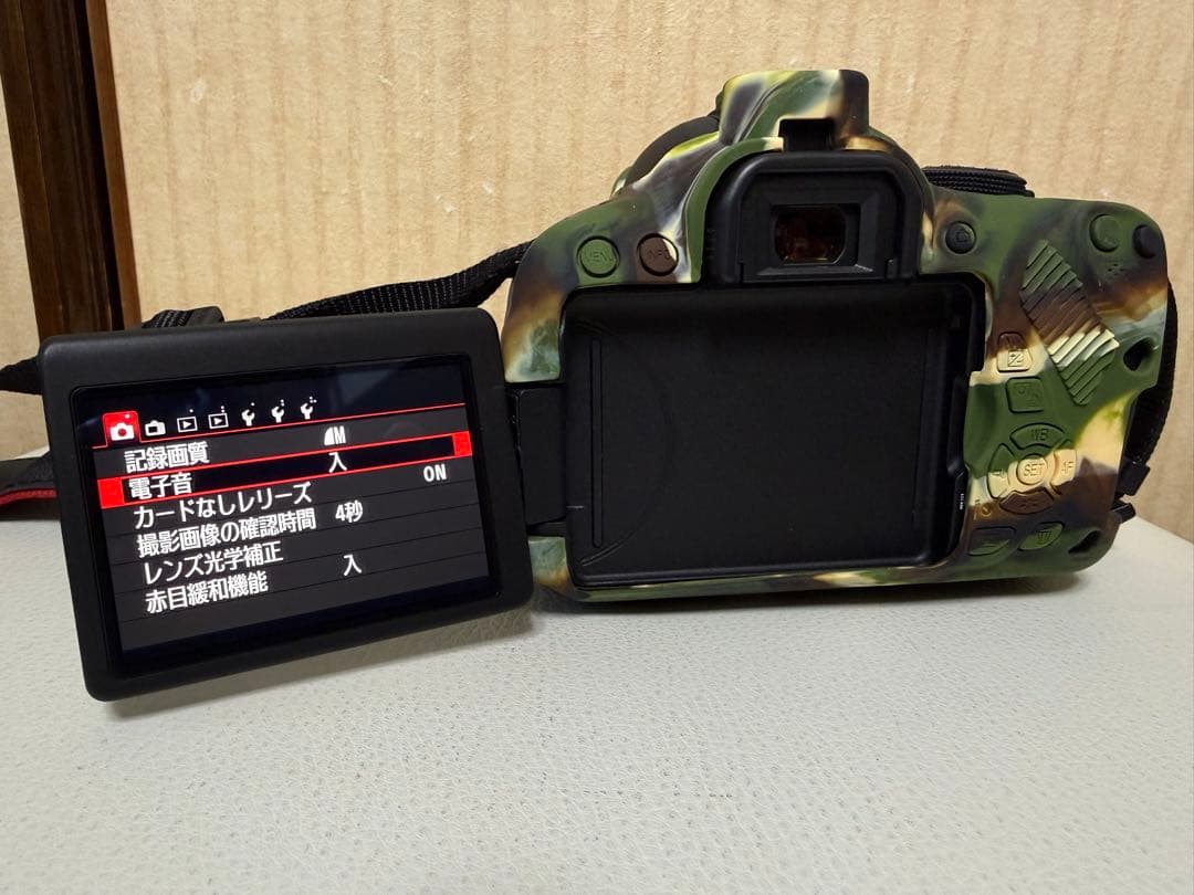 Canon EOS kiss X71 ストロボ未使用付き