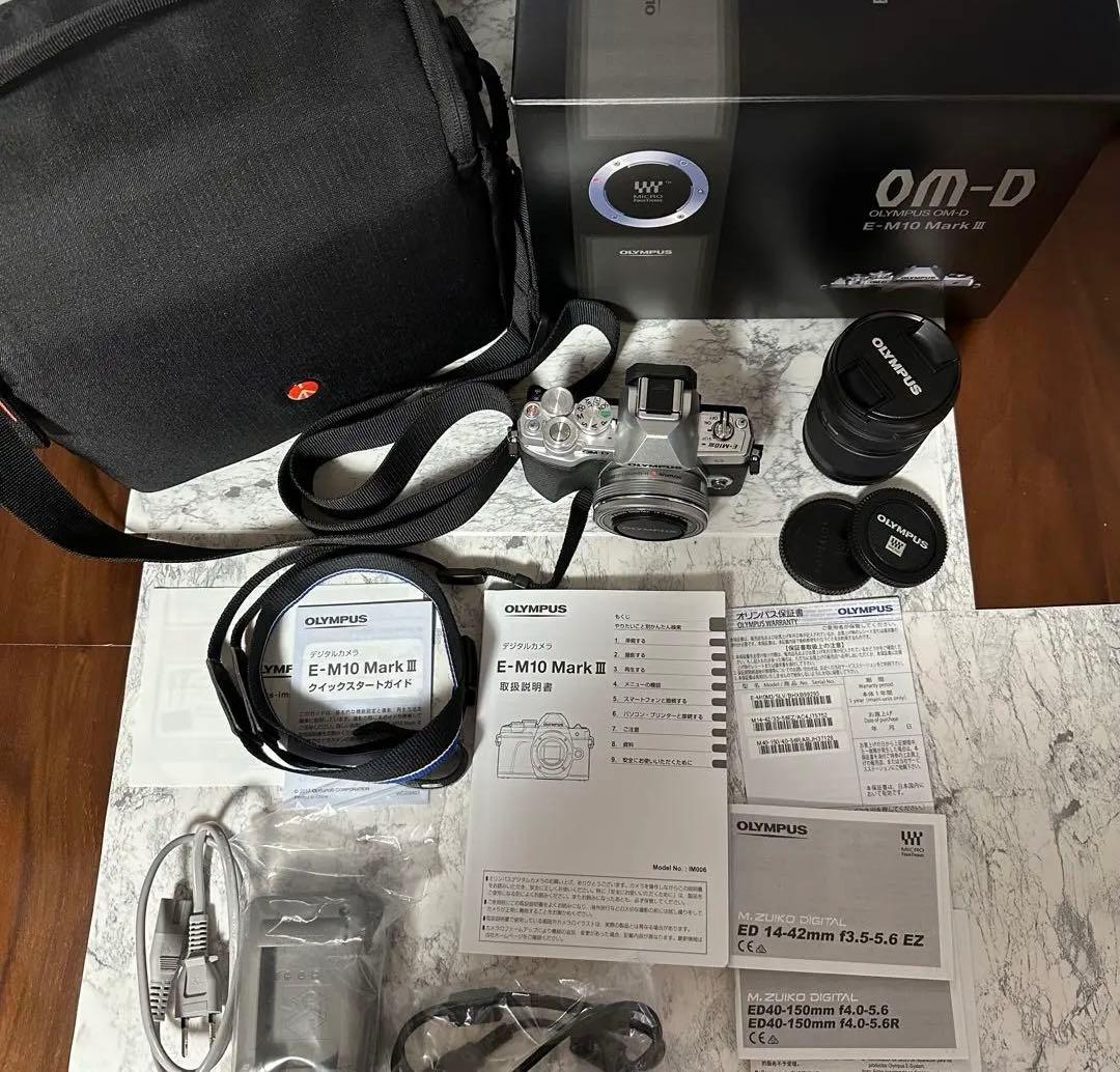 オリンパス　OLYMPUS OM-D E-M10 Mark III レンズ付き