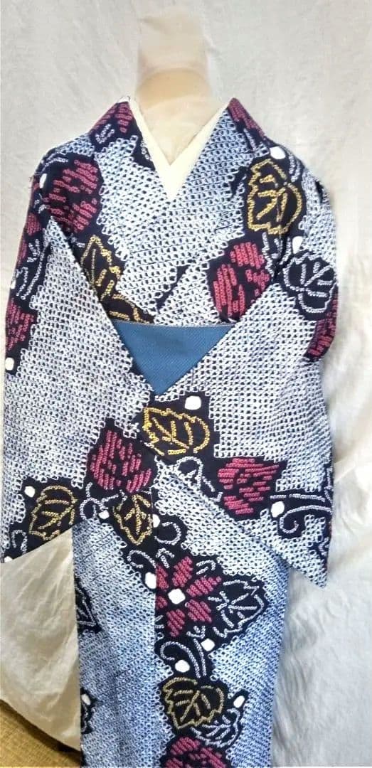 有松鳴海絞り浴衣、紺色に葉っぱ柄入り