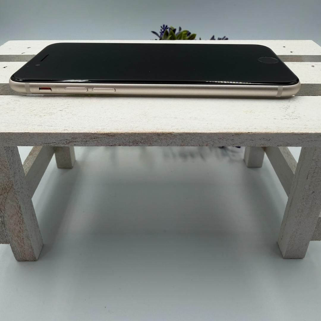 iPhone SE第3世代 64GB スターライト 278