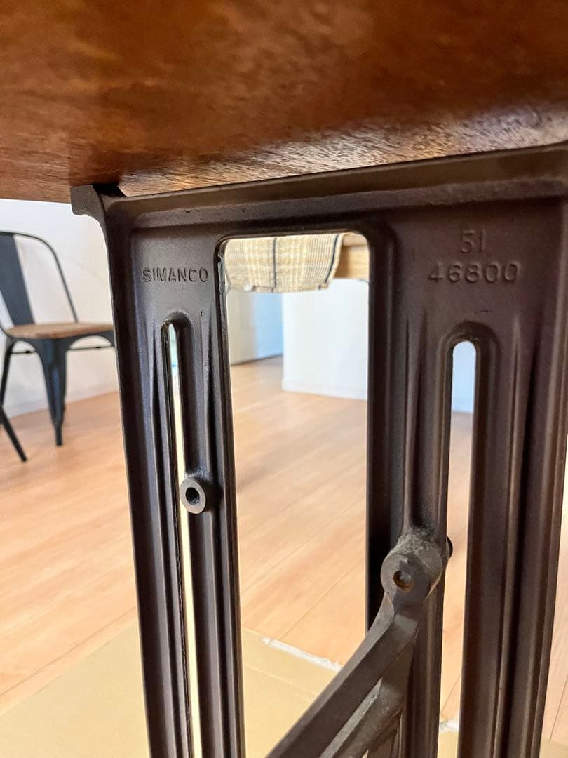 アンティーク　ソーイングマシンテーブル