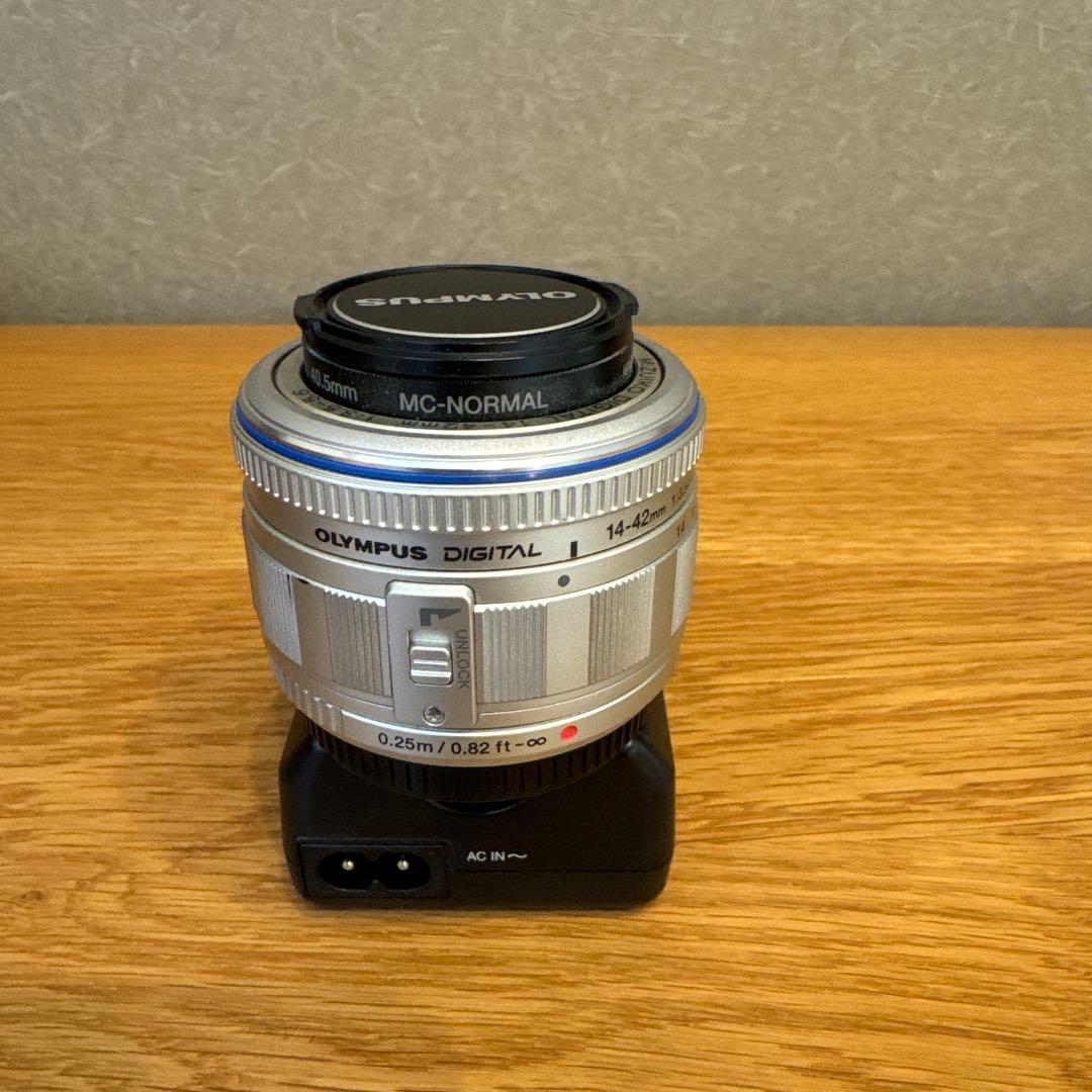 OLYMPUS OM-D ミラーレス一眼 カメラ