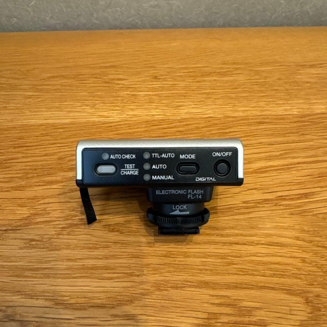 OLYMPUS OM-D ミラーレス一眼 カメラ