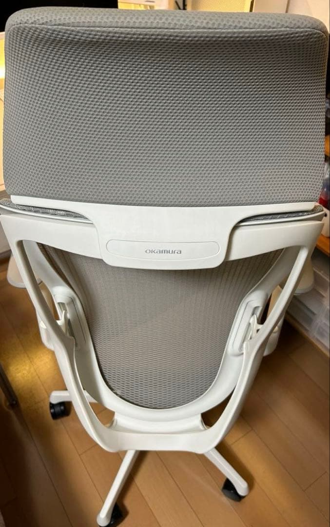 オカムラ　シルフィー　ライトグレー