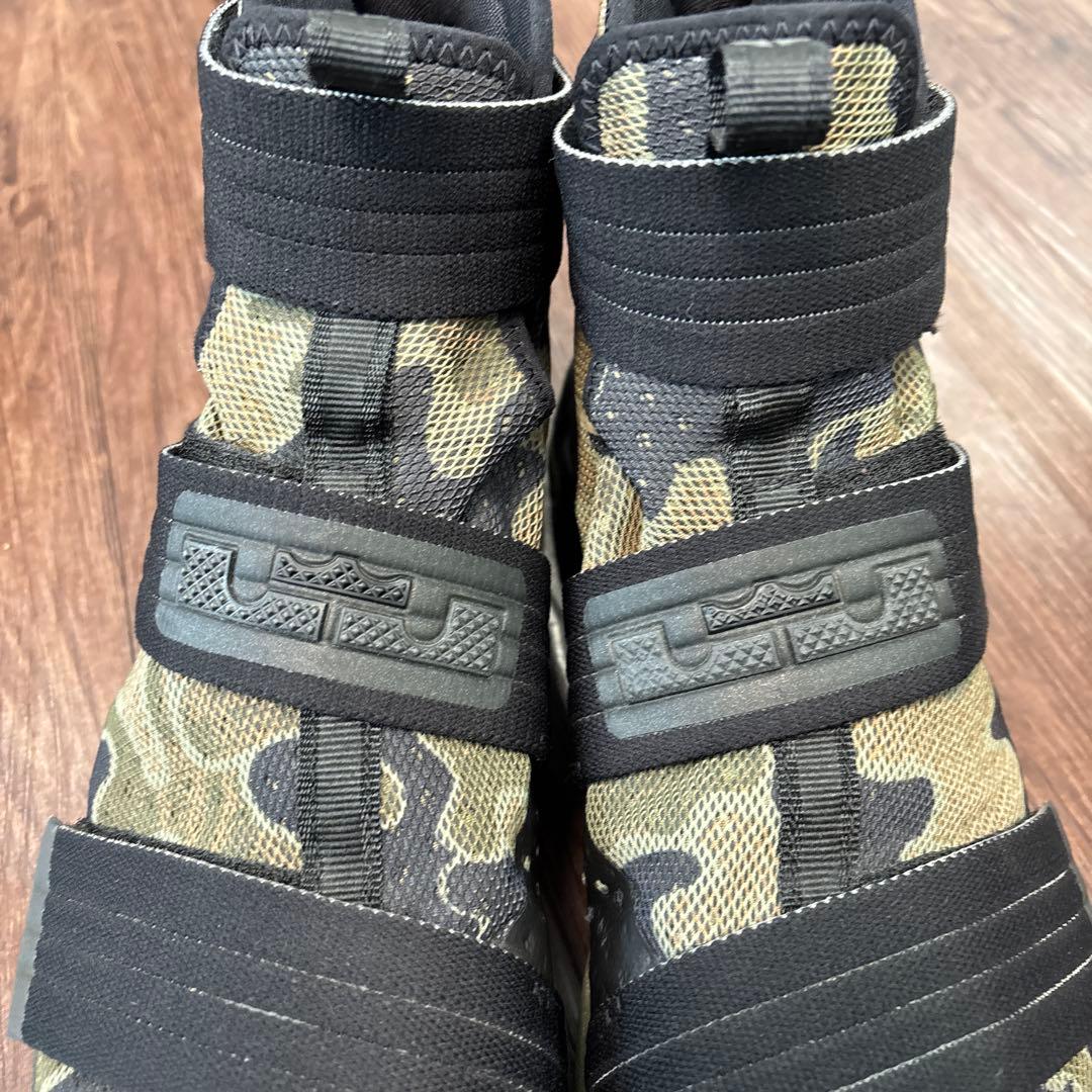 Nike バスケットボールシューズ カモフラージュ