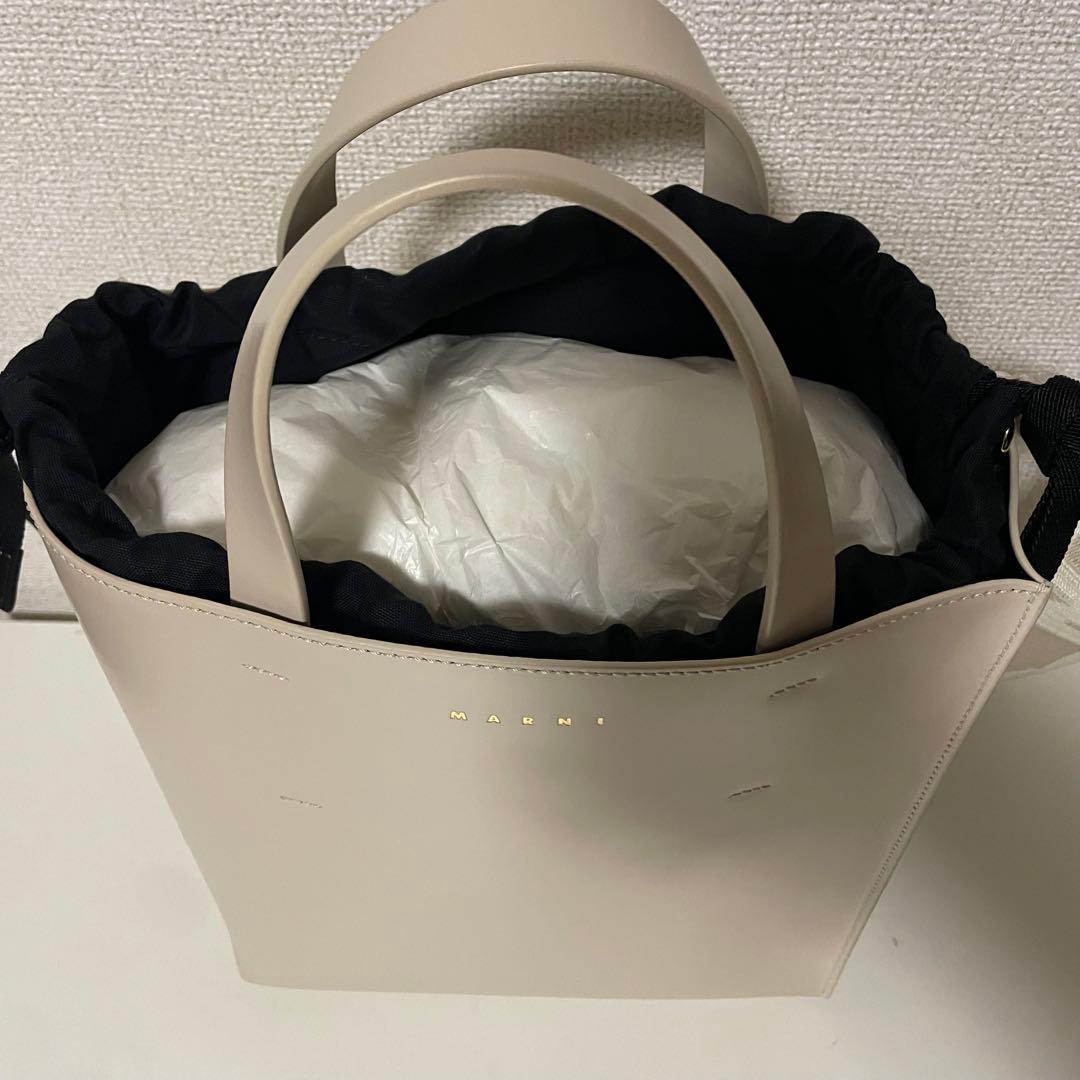 【新品未使用タグ付き】MARNI museo スモール　ベージュ
