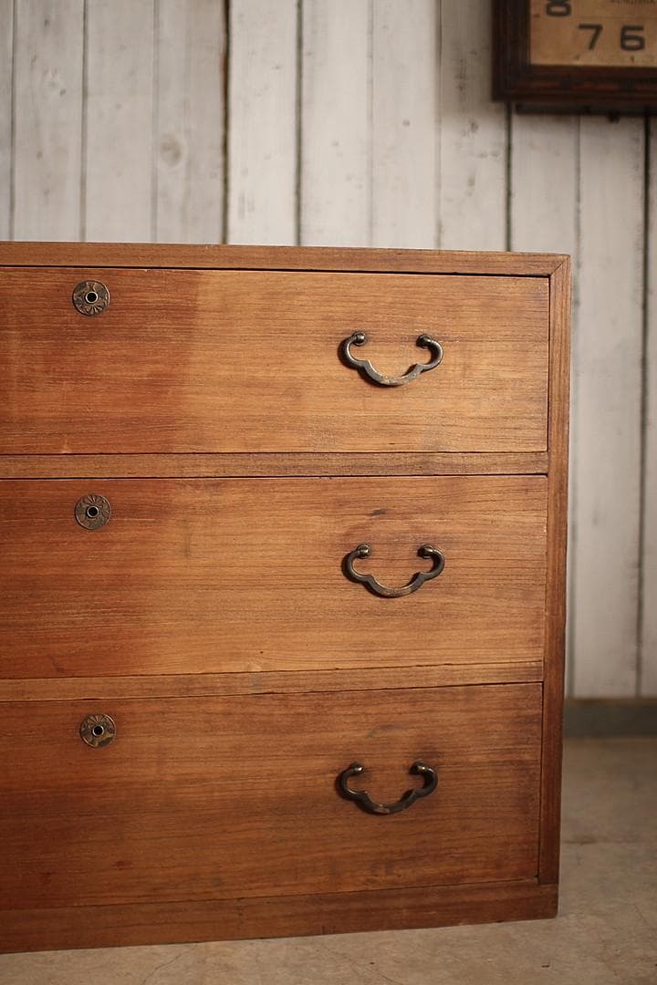 味のある木製のチェスト　引き出し3段　桐箪笥　昭和レトロ　タンス　古家具　古民家